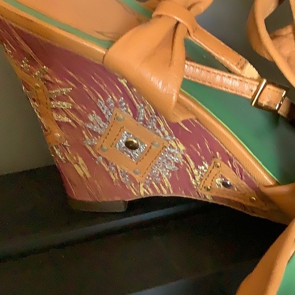 Sandal - Picture 3 of 3